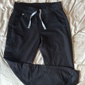 FIGS Black Jogger Scrub Pant